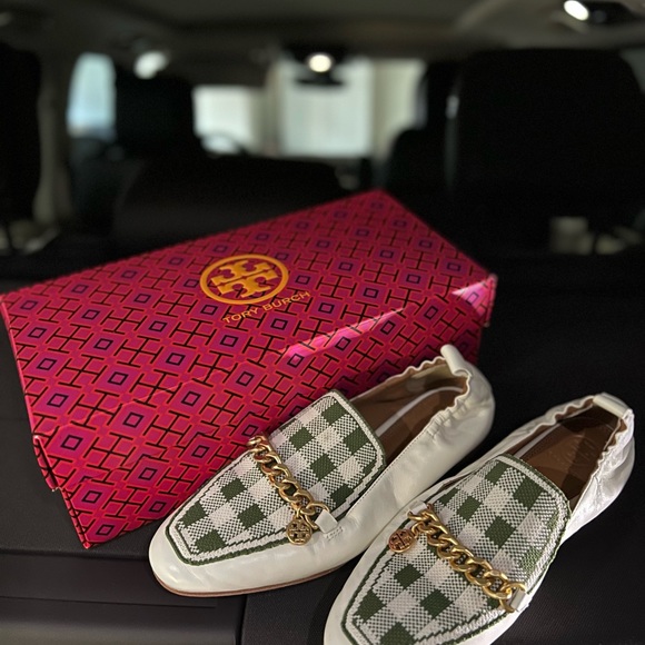 Barely Worn Tory Burch Loafer - Picture 2 of 2